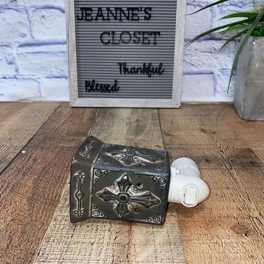 Scentsy Charity Cross Plug In Nightlight Mini Wax Warmer Retired